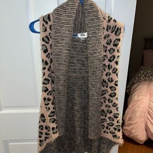 Fuzzy leopard vest